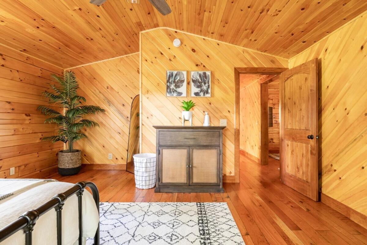 Secluded Wooded Cabin Near The Hocking Hills New Straitsville エクステリア 写真