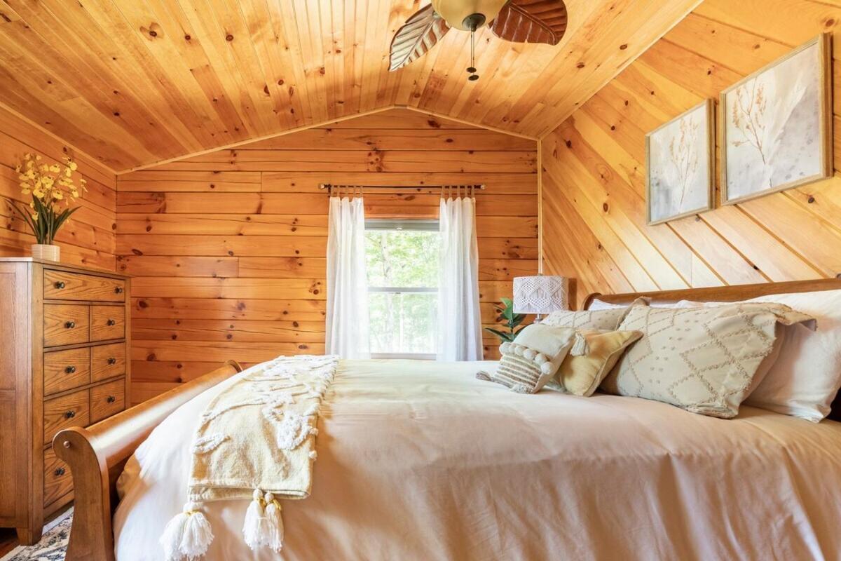 Secluded Wooded Cabin Near The Hocking Hills New Straitsville エクステリア 写真