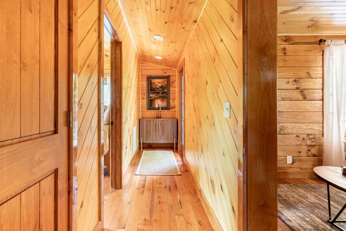 Secluded Wooded Cabin Near The Hocking Hills New Straitsville エクステリア 写真