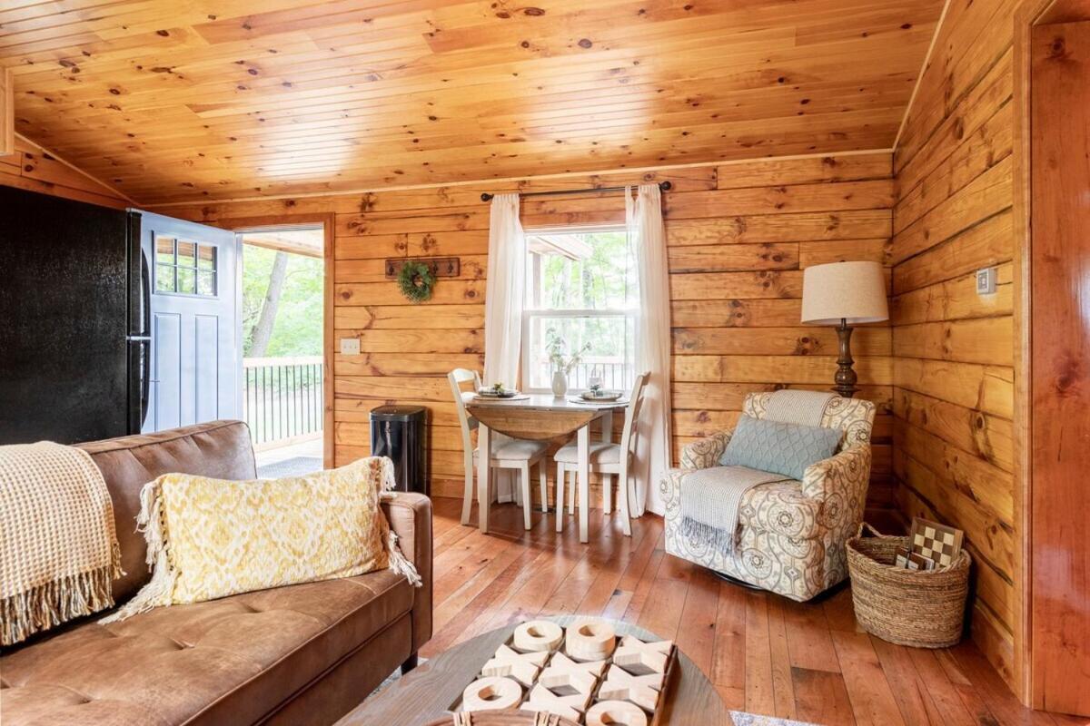 Secluded Wooded Cabin Near The Hocking Hills New Straitsville エクステリア 写真