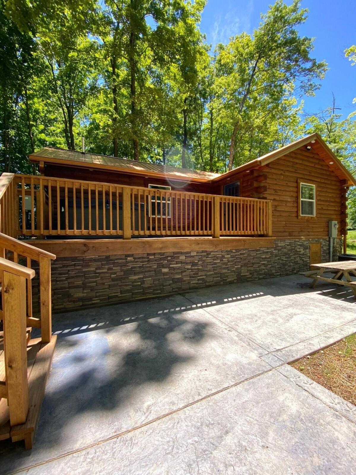 Secluded Wooded Cabin Near The Hocking Hills New Straitsville エクステリア 写真